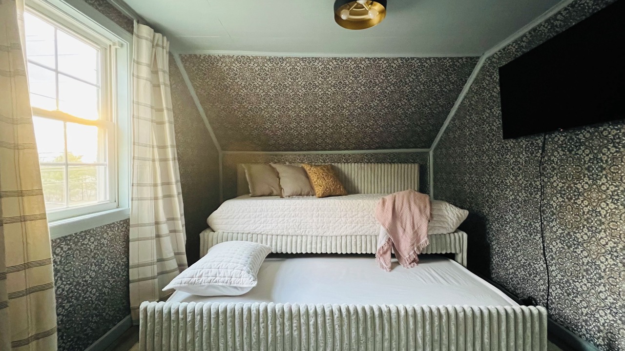 Photo of Bedroom in State College