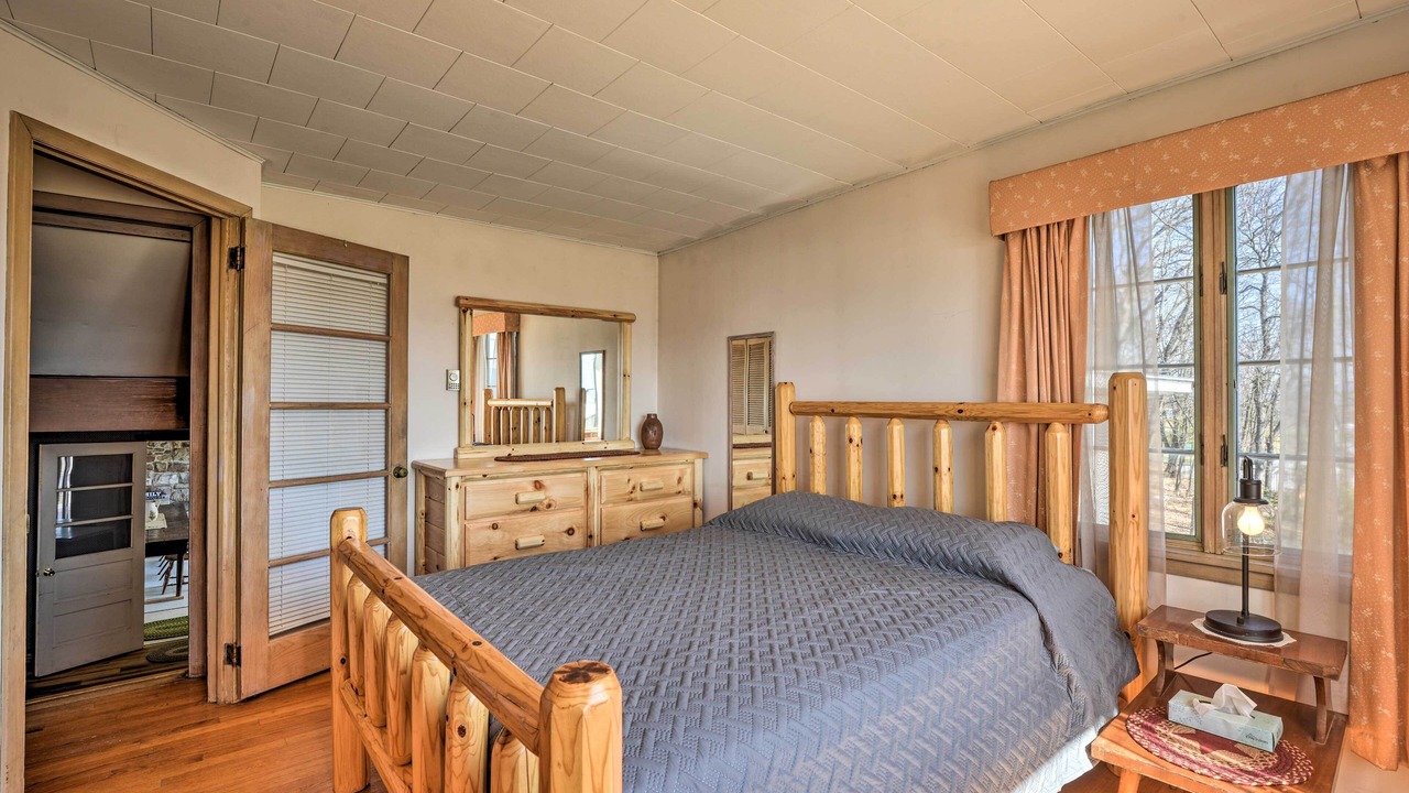 Photo of Bedroom in Belleville