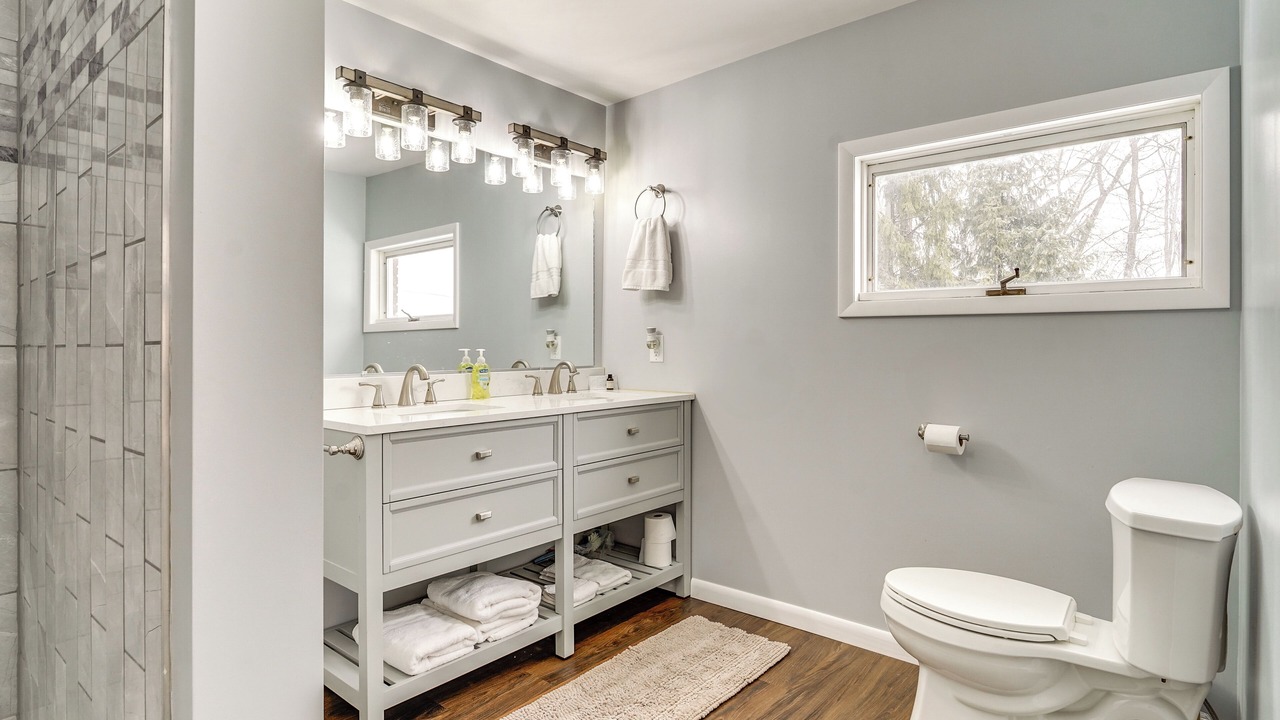 Photo of Bathroom in Belleville