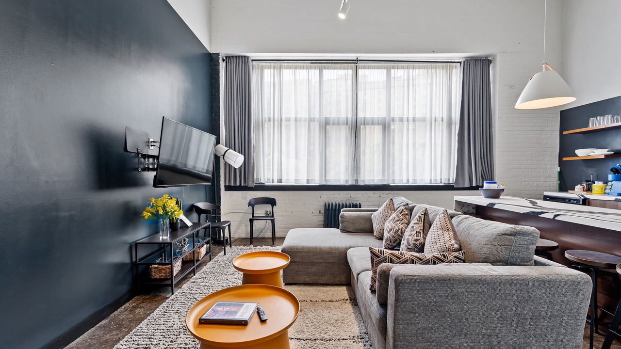 Photo of Livingroom in North Oakland