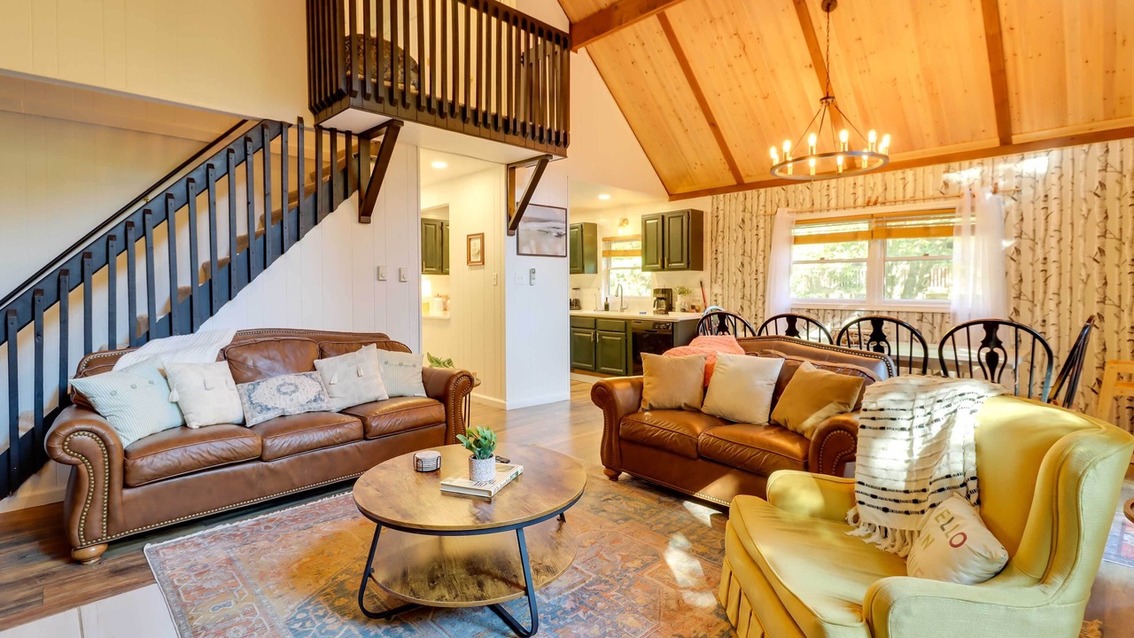 Photo of Livingroom in Lake Harmony Estates
