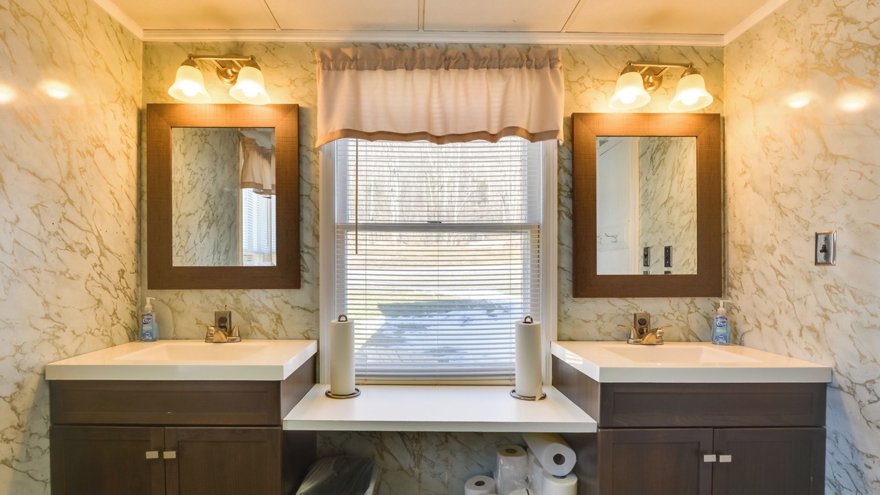 Photo of Bathroom in Saxton