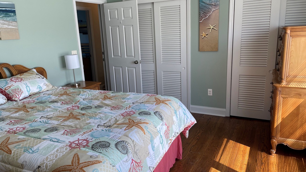 Photo of Bedroom in Seaside Heights