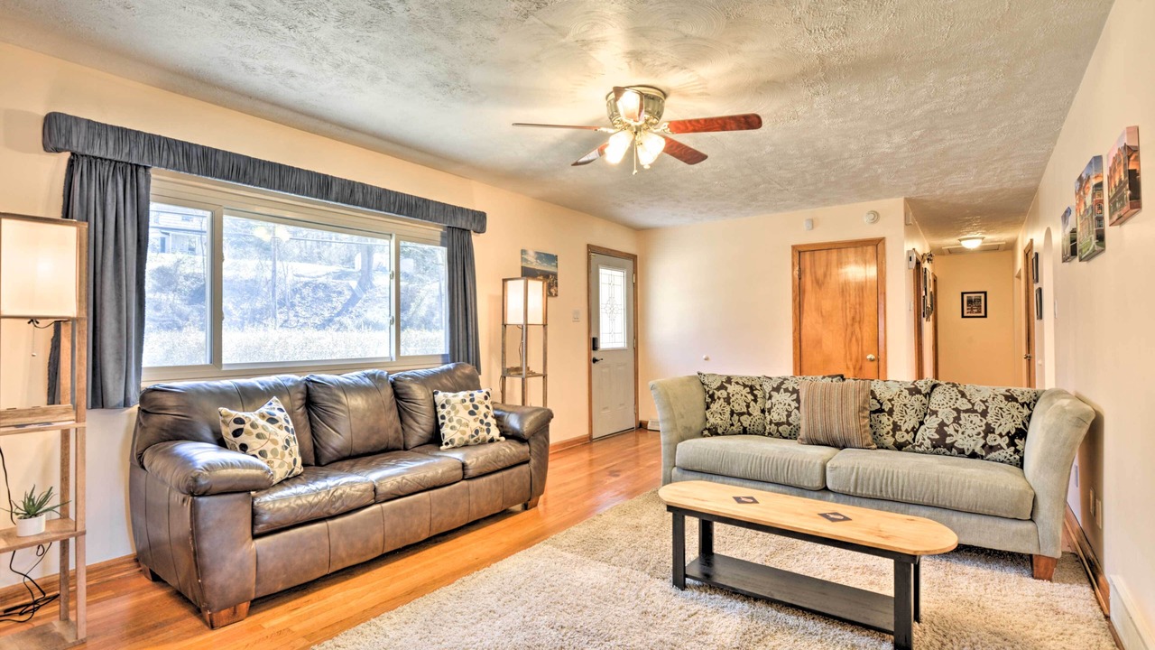 Photo of Livingroom in Dellslow