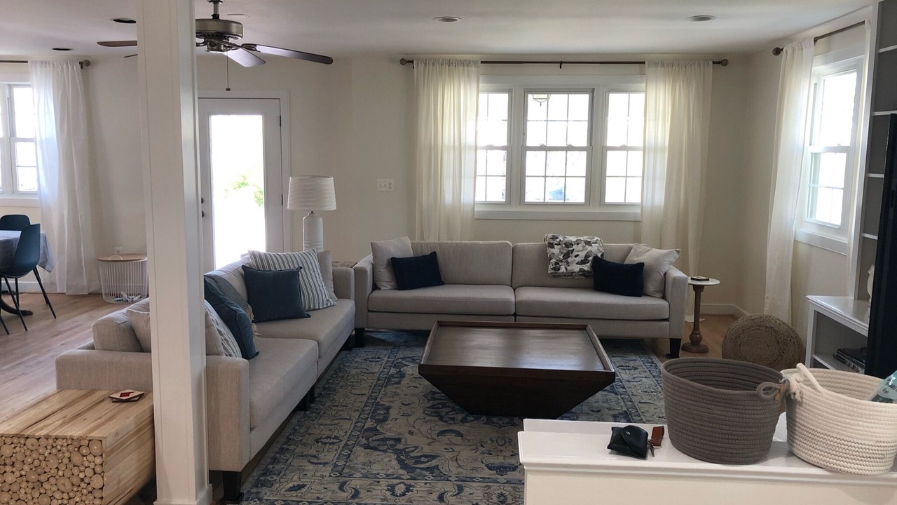 Photo of Livingroom in Arundel on the Bay