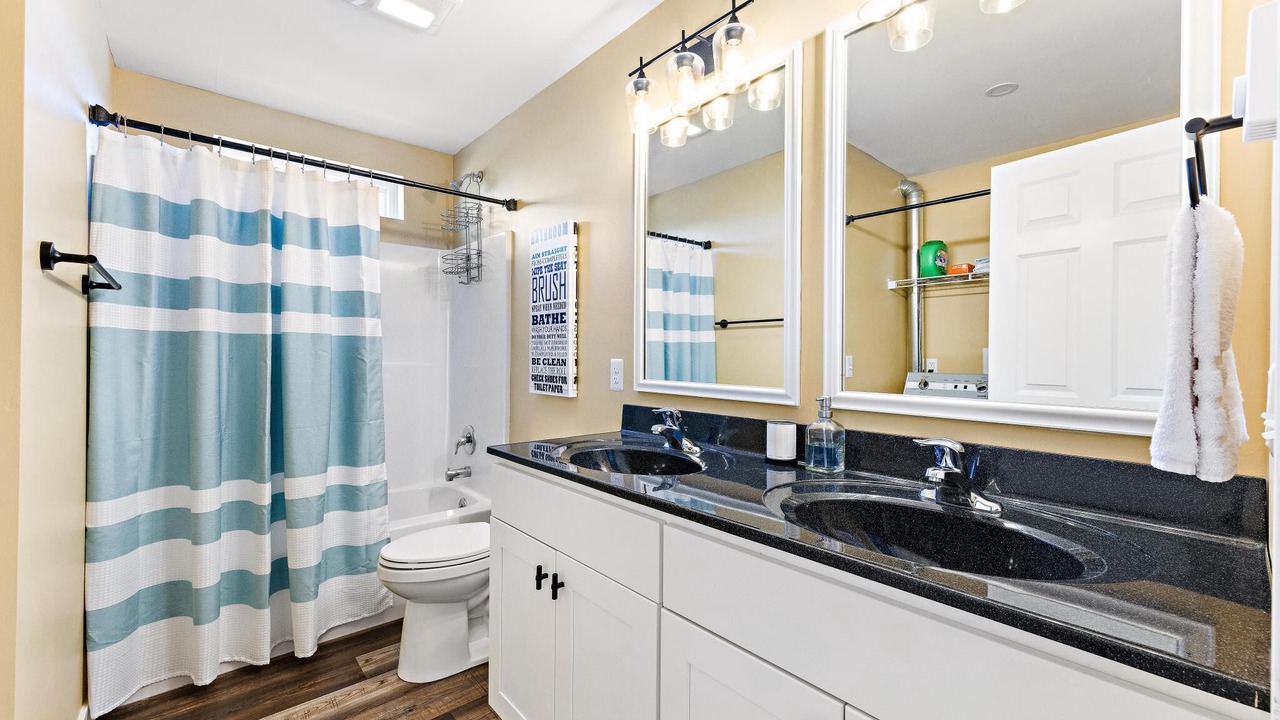 Photo of Bathroom in Mystic Island