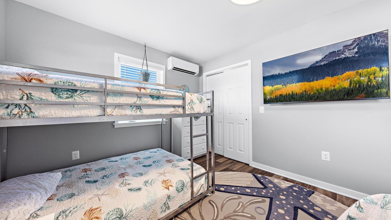 Photo of Bedroom in Mystic Island
