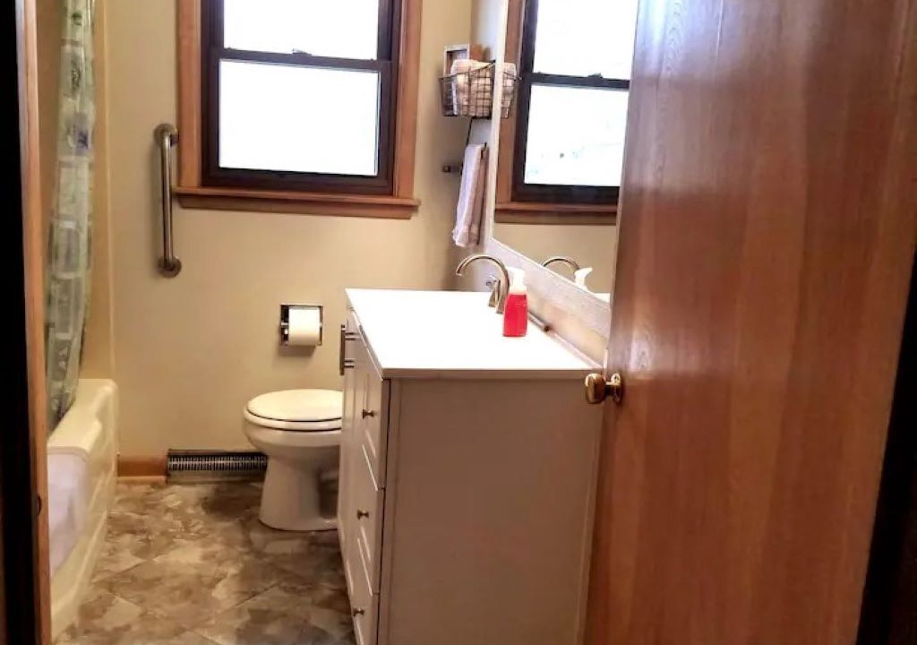 Photo of Bathroom in Newburgh