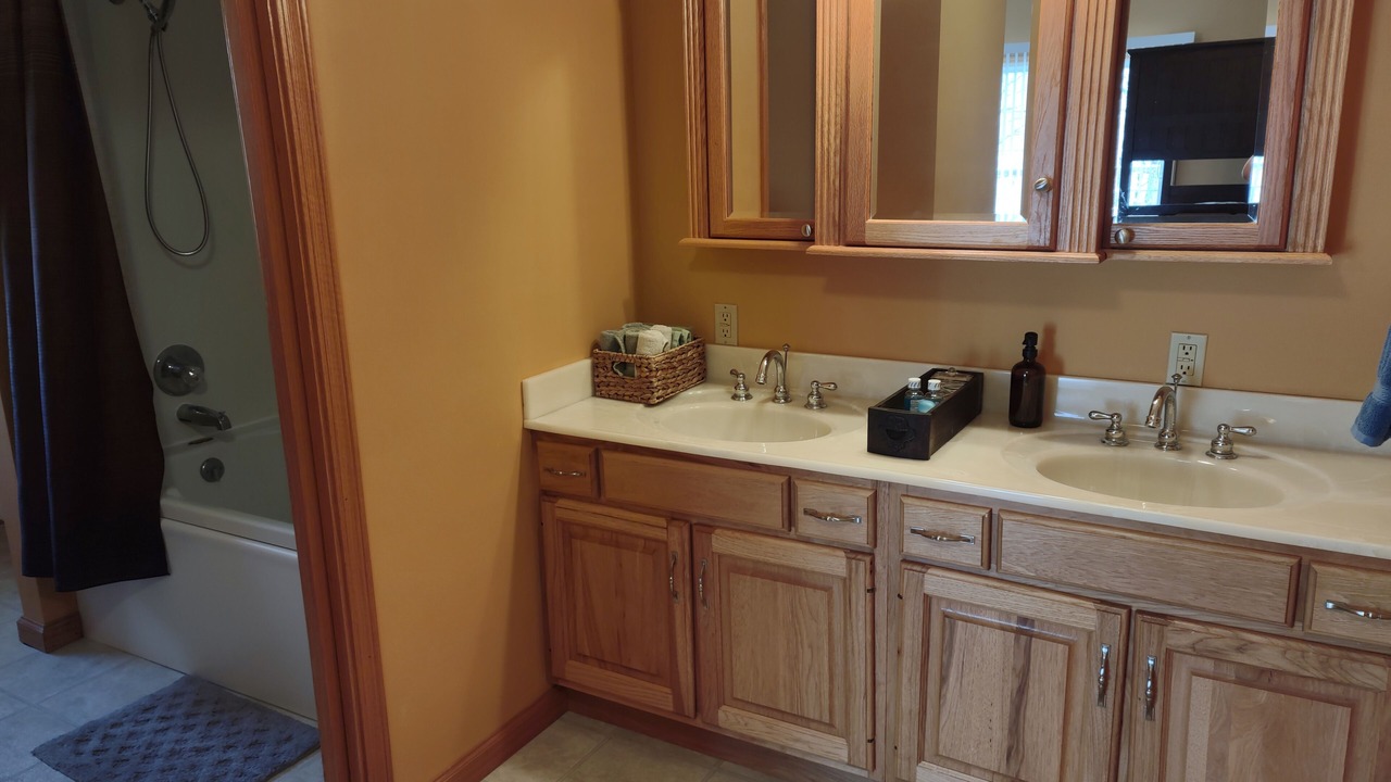 Photo of Bathroom in Frametown
