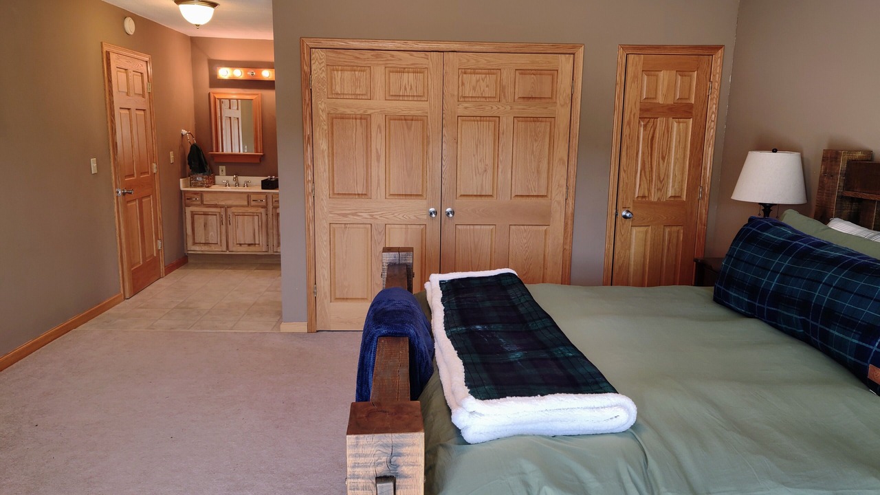 Photo of Bedroom in Frametown