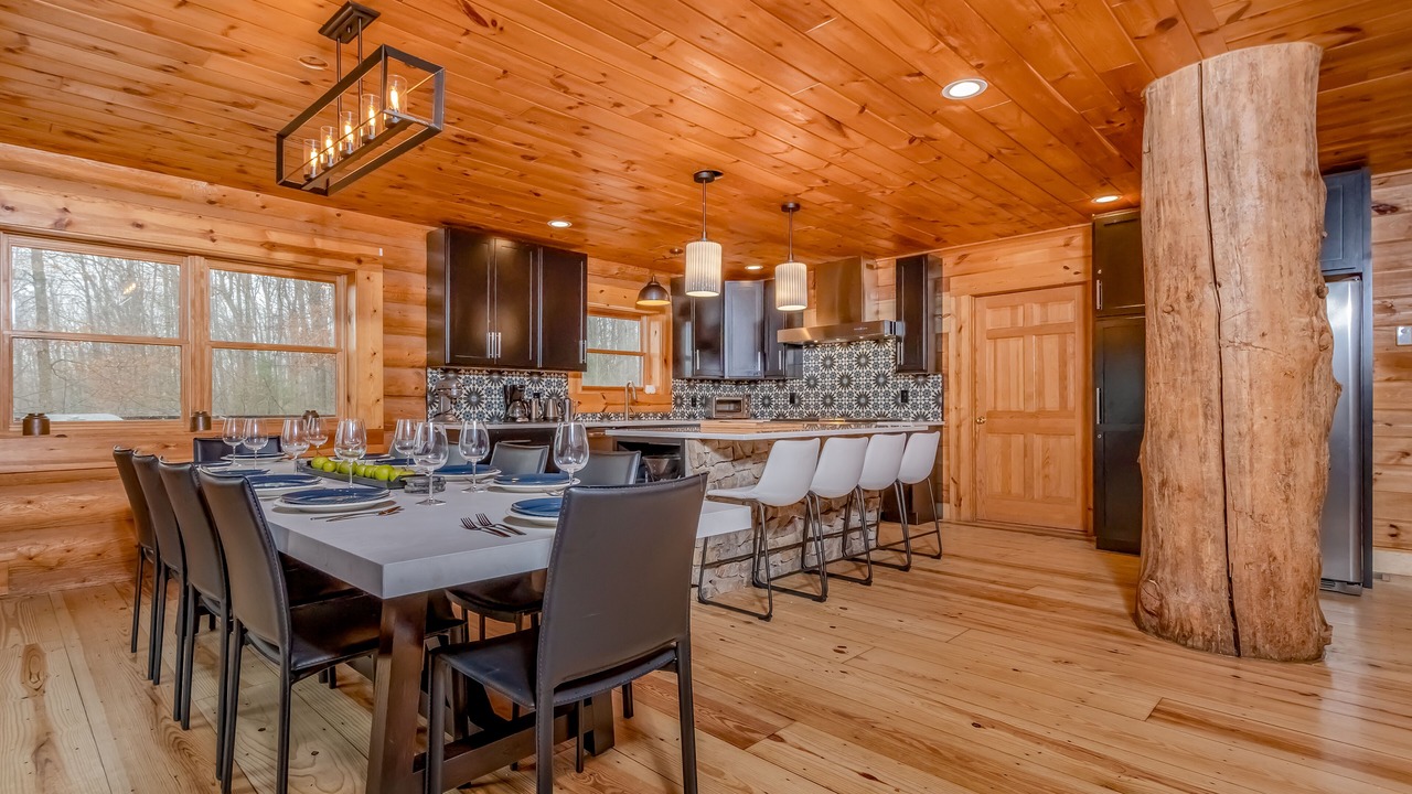 Photo of Livingroom in North Glade Hills