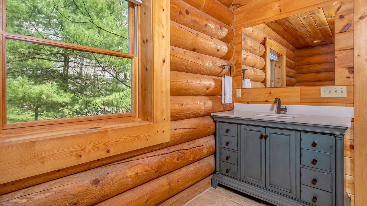 Photo of Bathroom in North Glade Hills