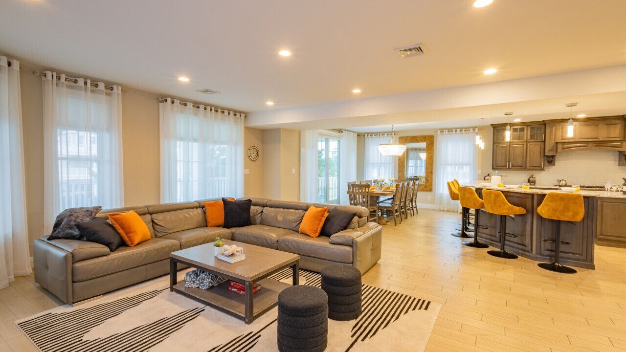 Photo of Livingroom in A-Zone