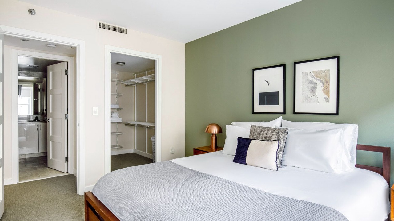 Photo of Bedroom in Penn Quarter