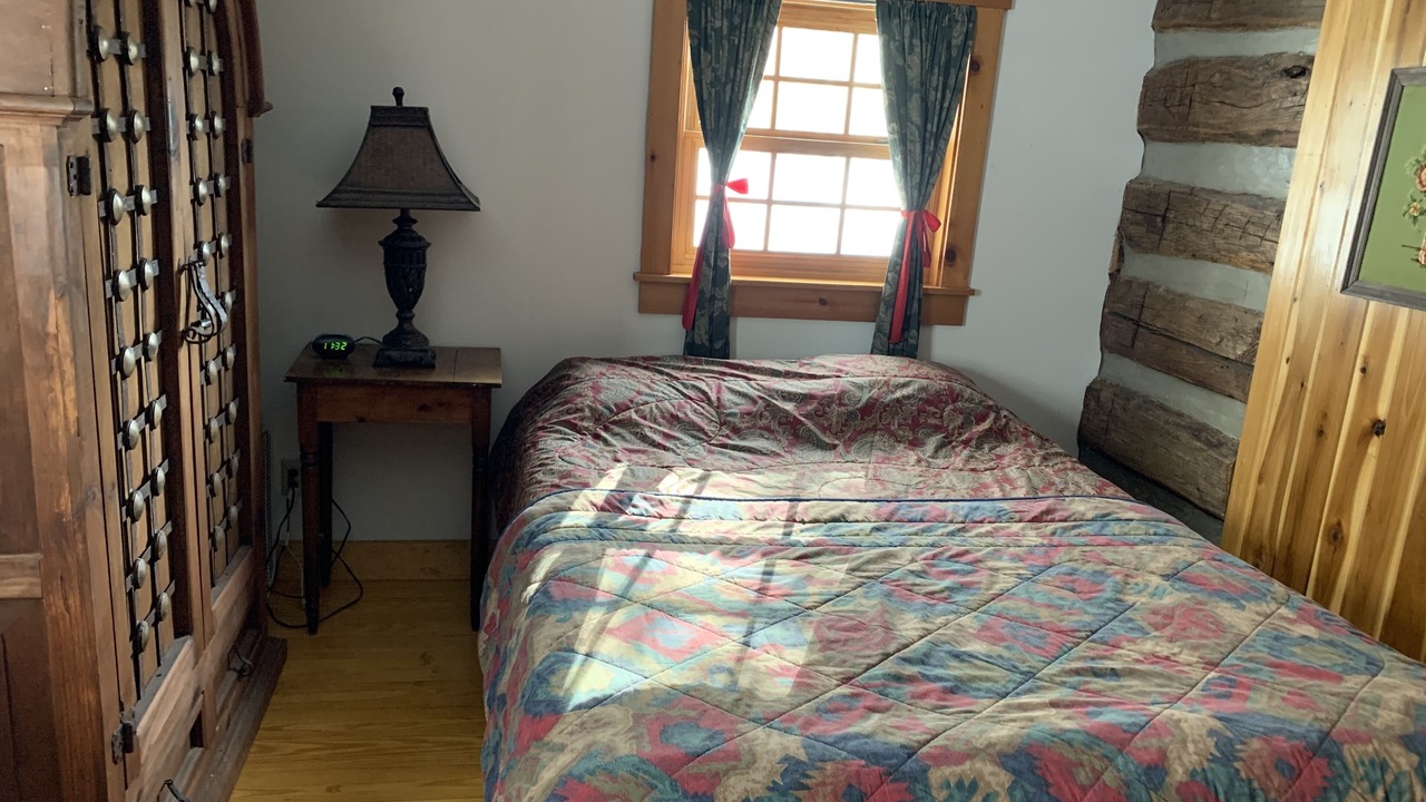 Photo of Bedroom in Marlinton