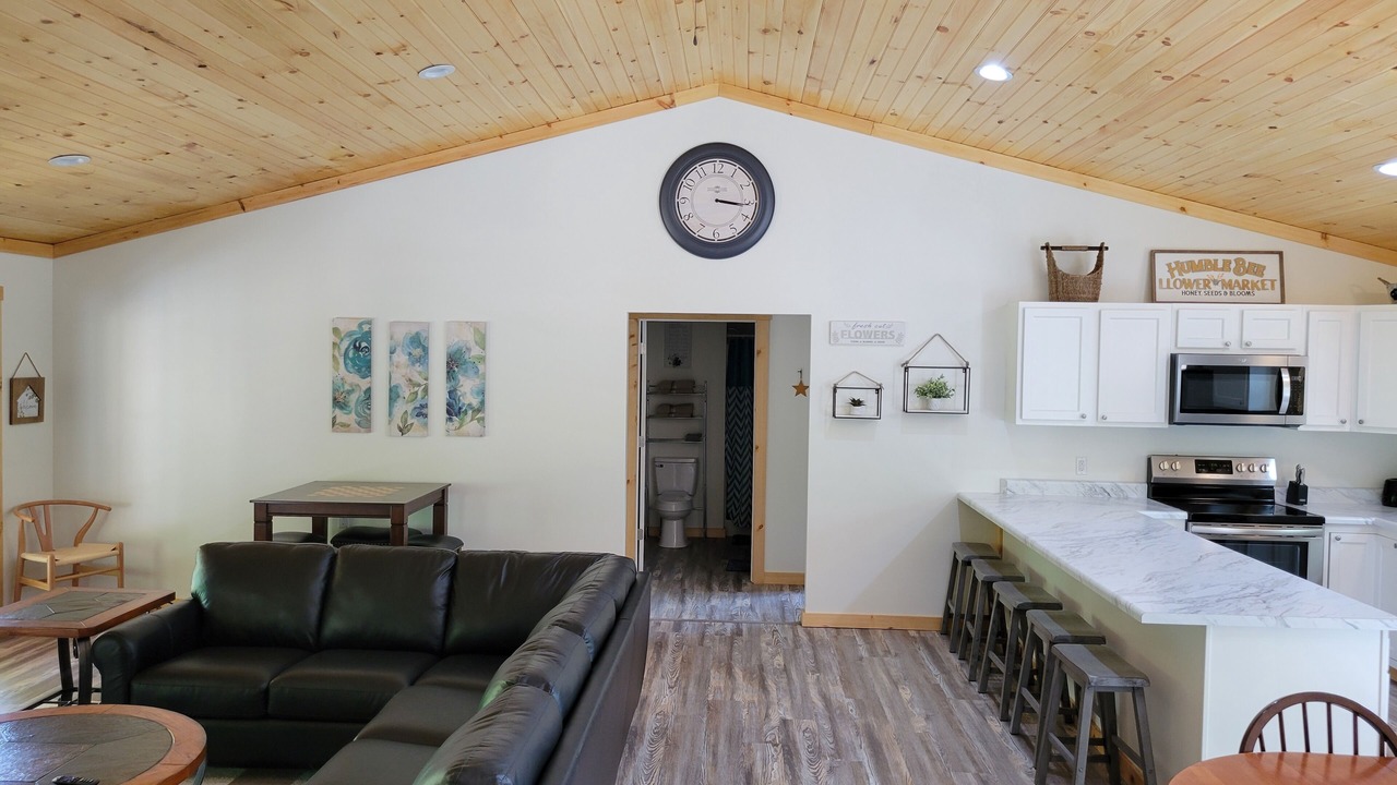 Photo of Livingroom in French Creek