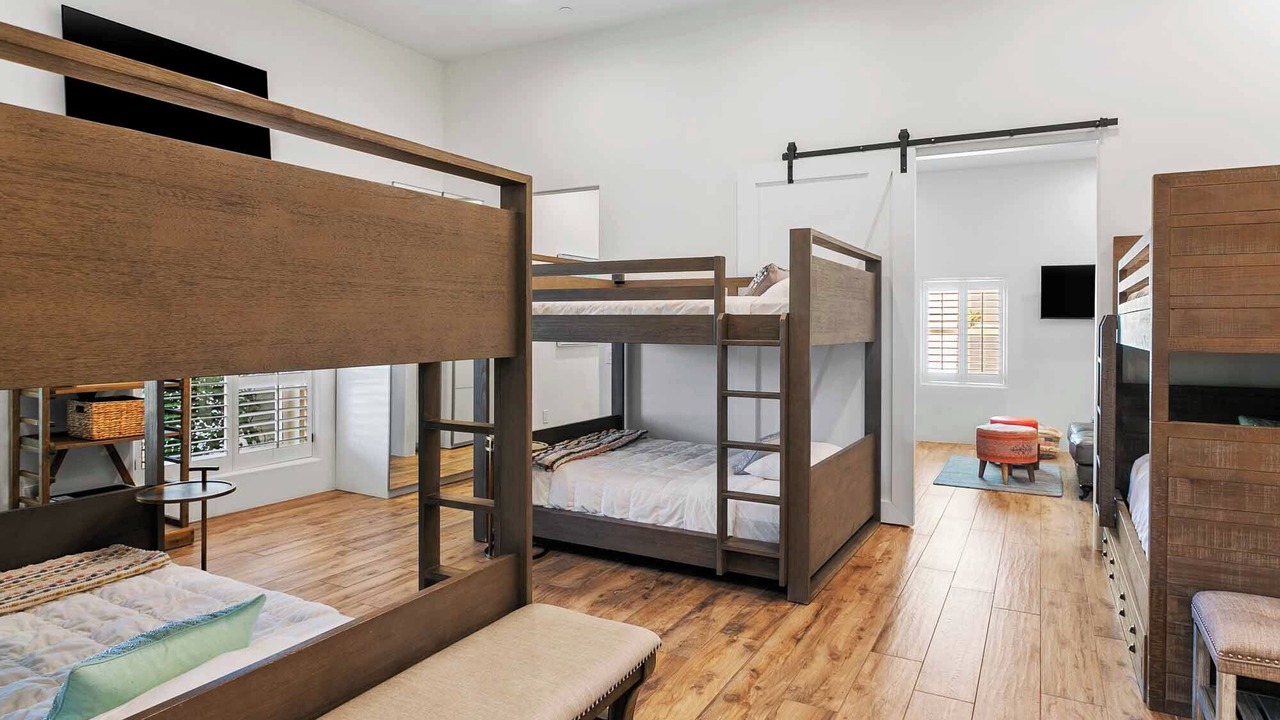 Photo of Bedroom in Sundown Manor