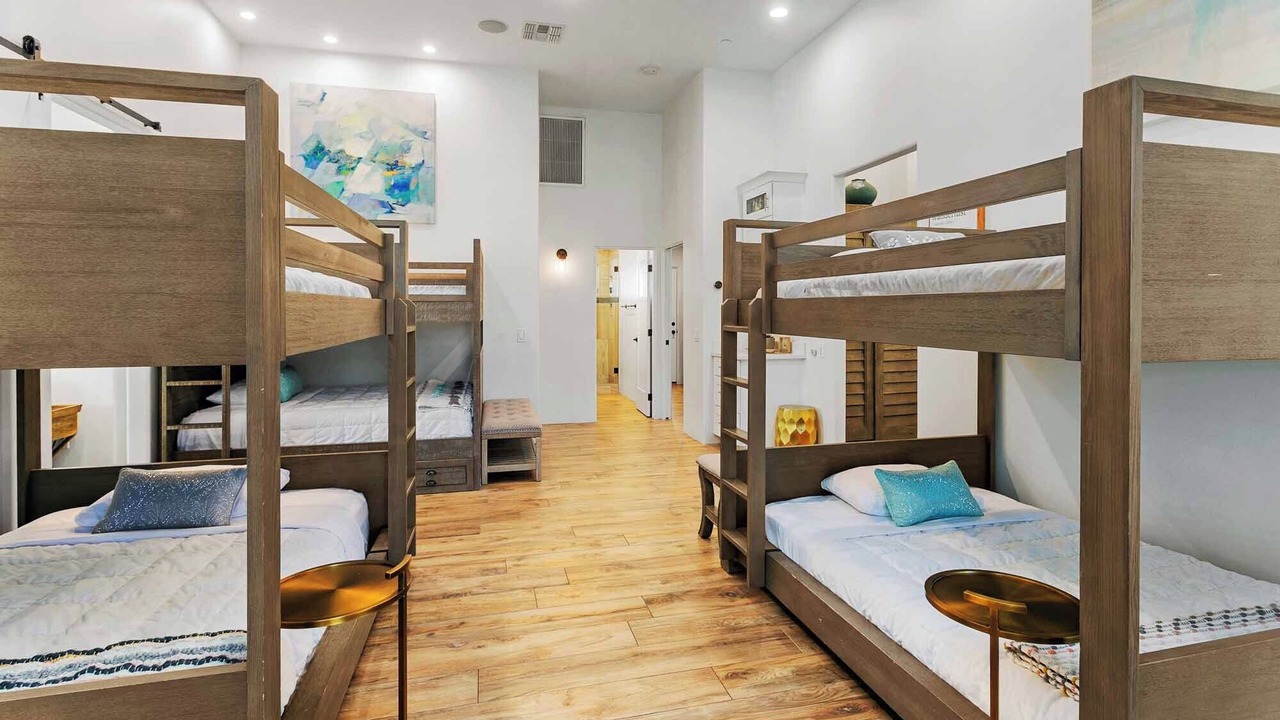 Photo of Bedroom in Sundown Manor