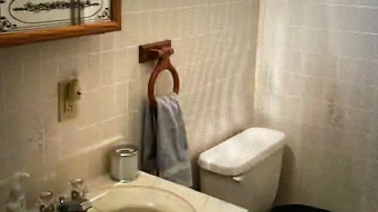 Photo of Bathroom in Mapleton Depot