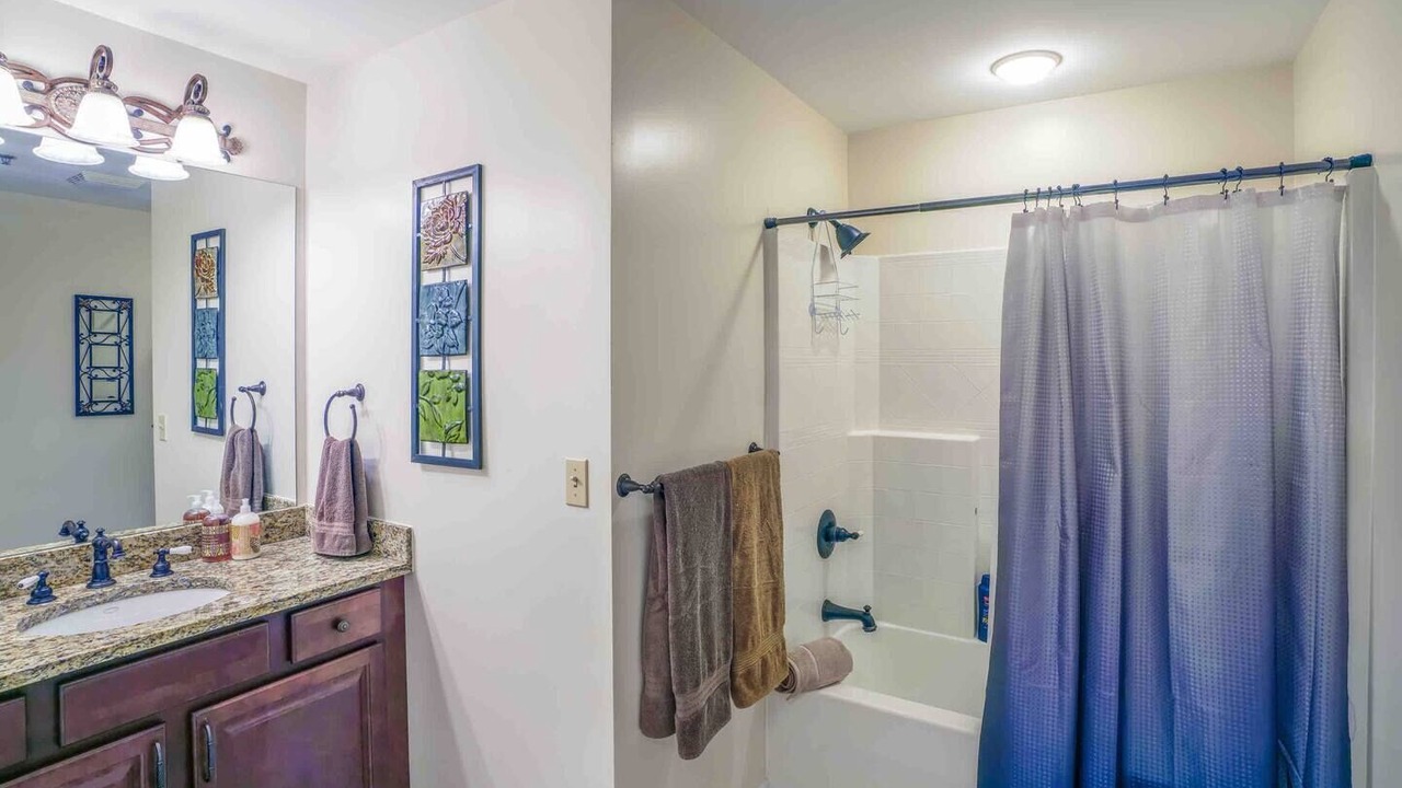 Photo of Bathroom in Bluff City