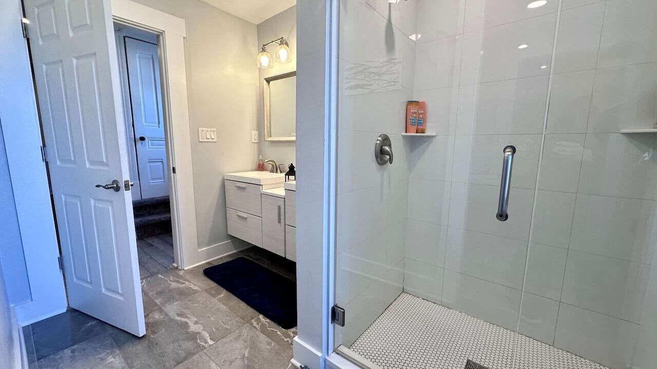 Photo of Bathroom in South Side Slopes
