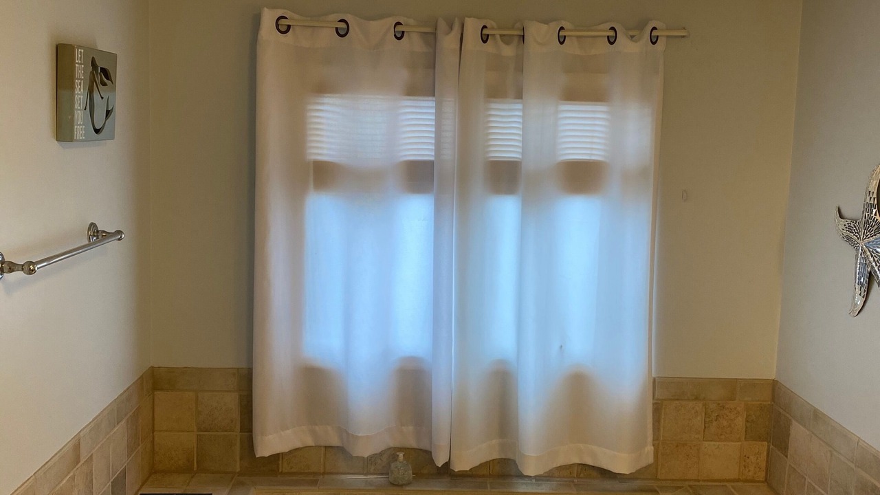 Photo of Bathroom in South Bethany Harbor