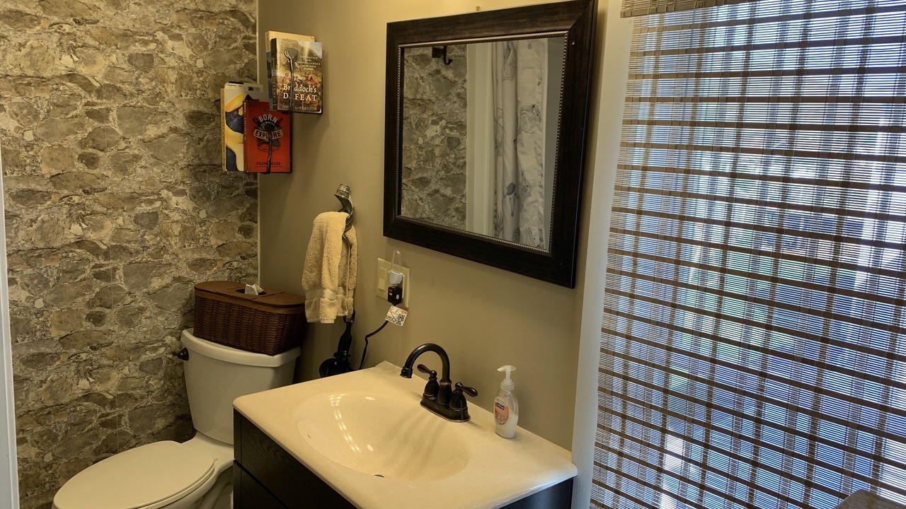 Photo of Bathroom in Confluence