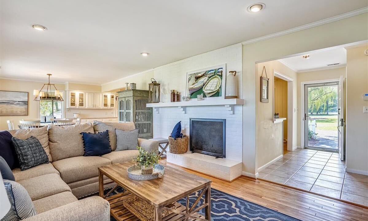Photo of Livingroom in Unionville