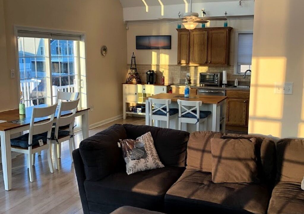 Photo of Livingroom in Beach Haven West