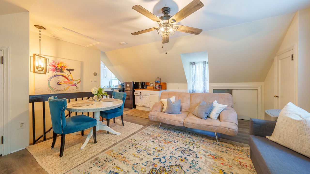 Photo of Livingroom in Princeton Junction