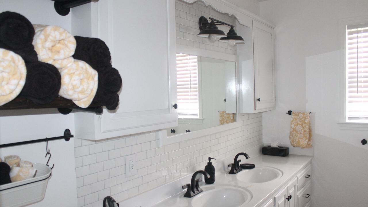 Photo of Bathroom in Leola