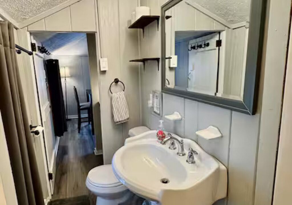 Photo of Bathroom in Lake Harmony Estates
