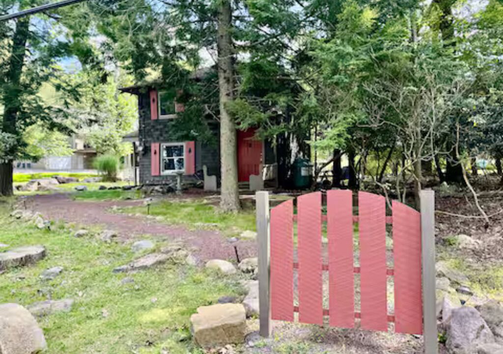 Photo of Outdoor in Lake Harmony Estates