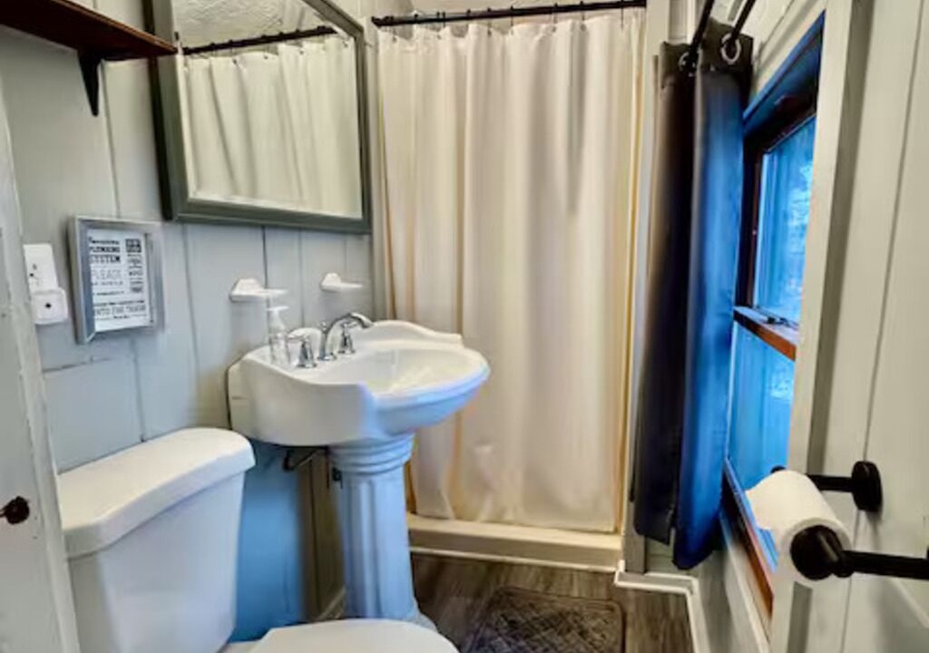 Photo of Bathroom in Lake Harmony Estates