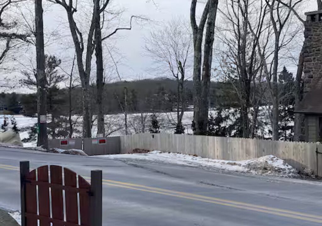 Photo of Outdoor in Lake Harmony Estates