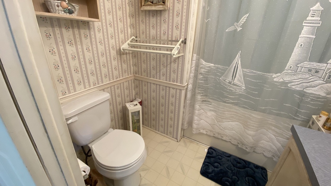 Photo of Bathroom in Assateague Pointe