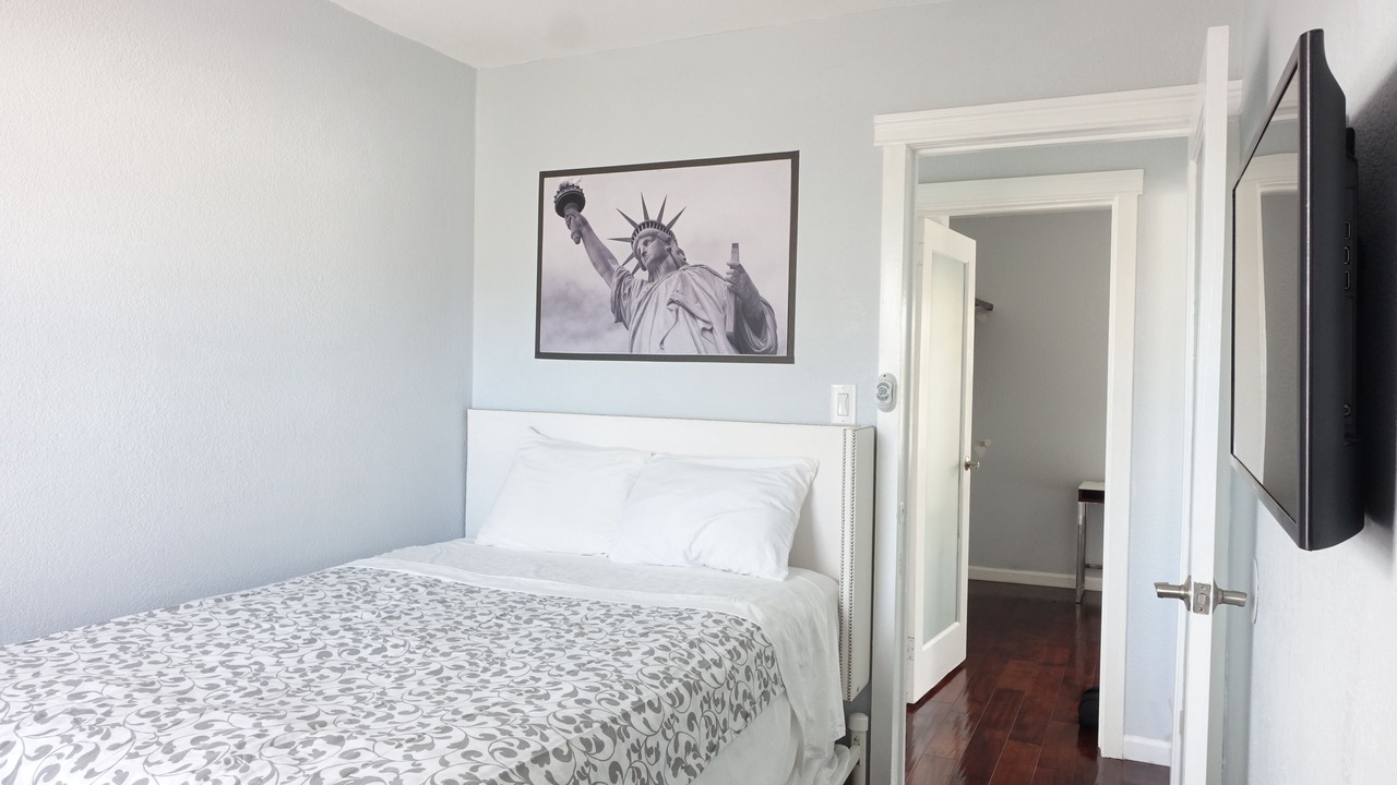 Photo of Bedroom in Hillside