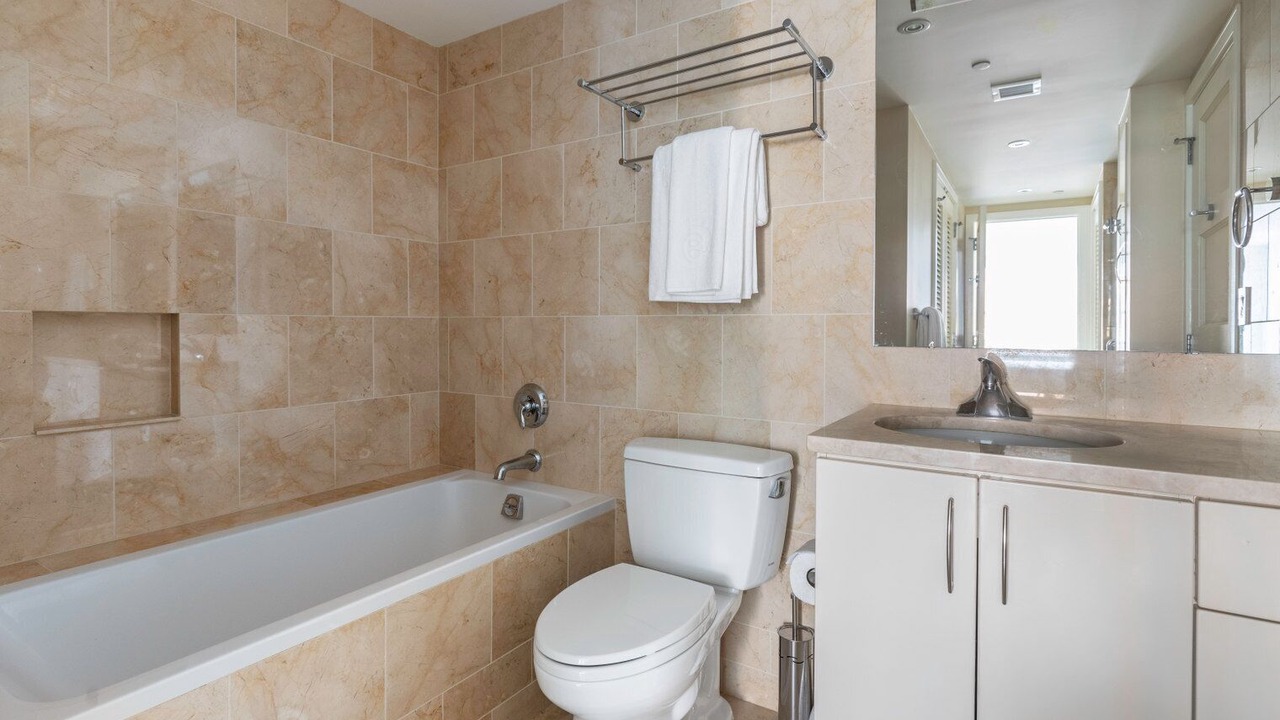Photo of Bathroom in Penn Quarter