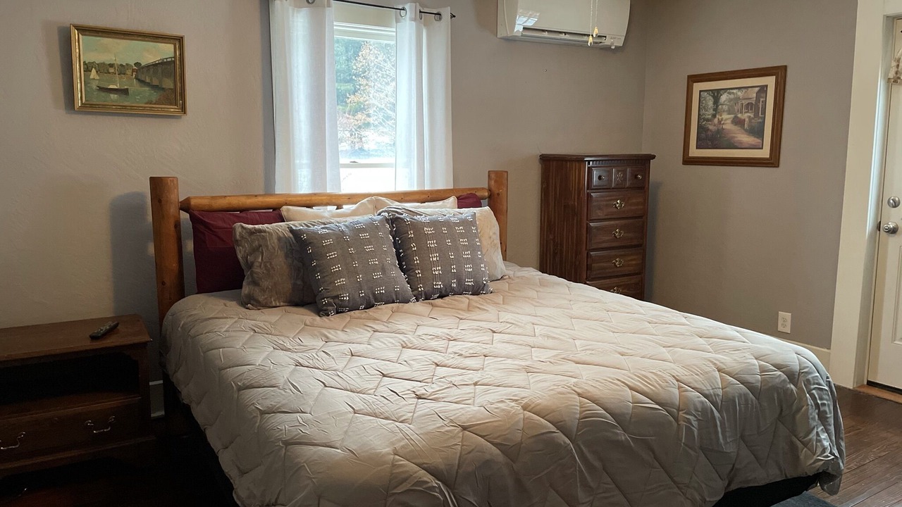 Photo of Bedroom in Jones Mills