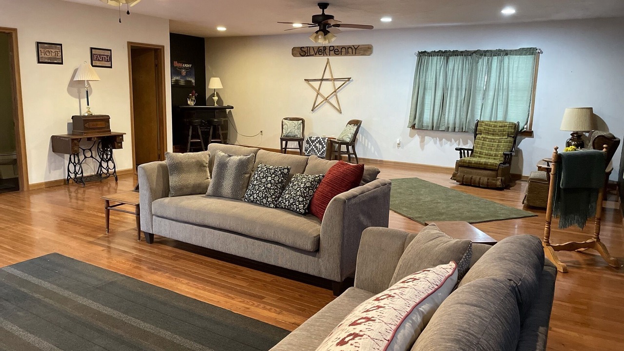 Photo of Livingroom in Jones Mills