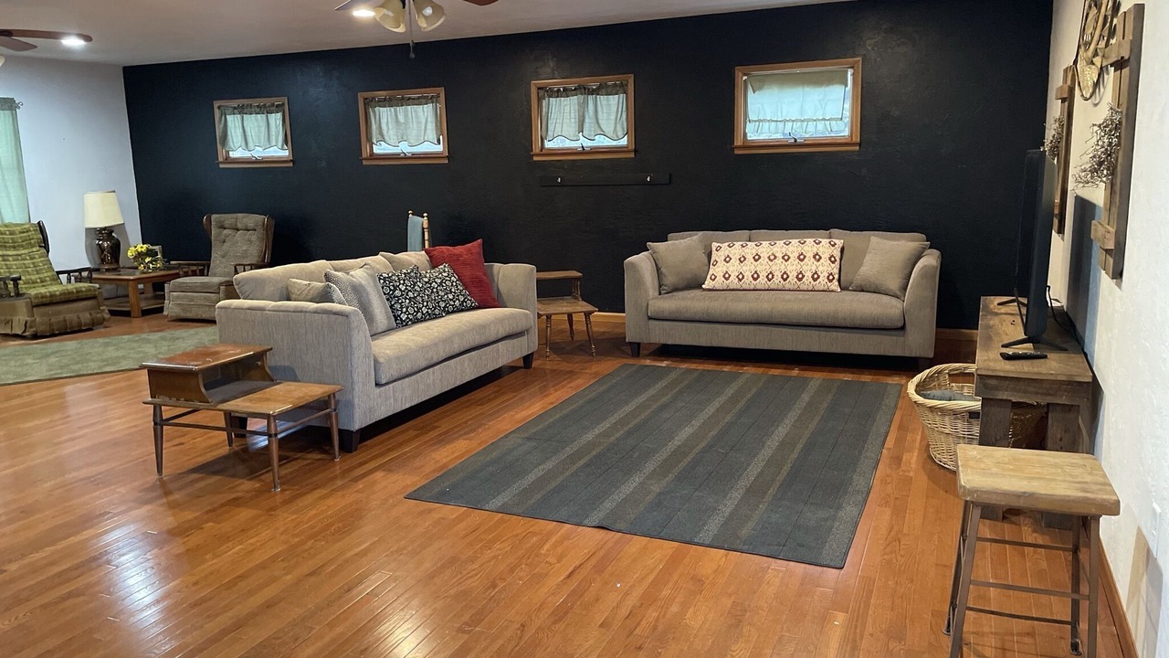 Photo of Livingroom in Jones Mills