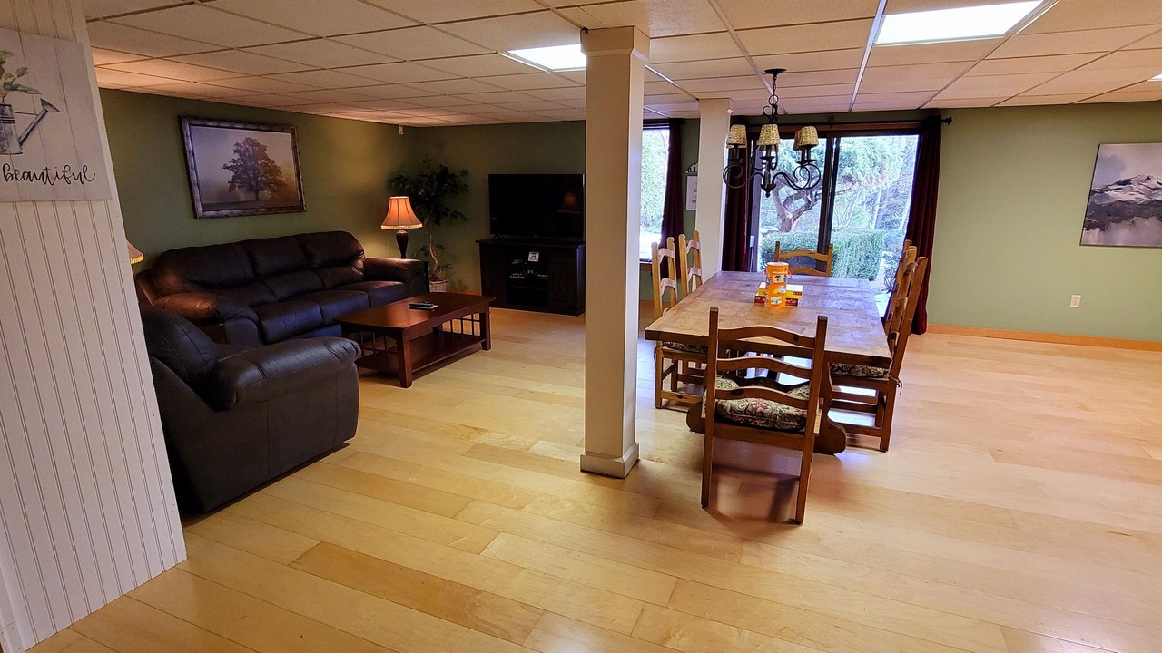 Photo of Livingroom in Earlville