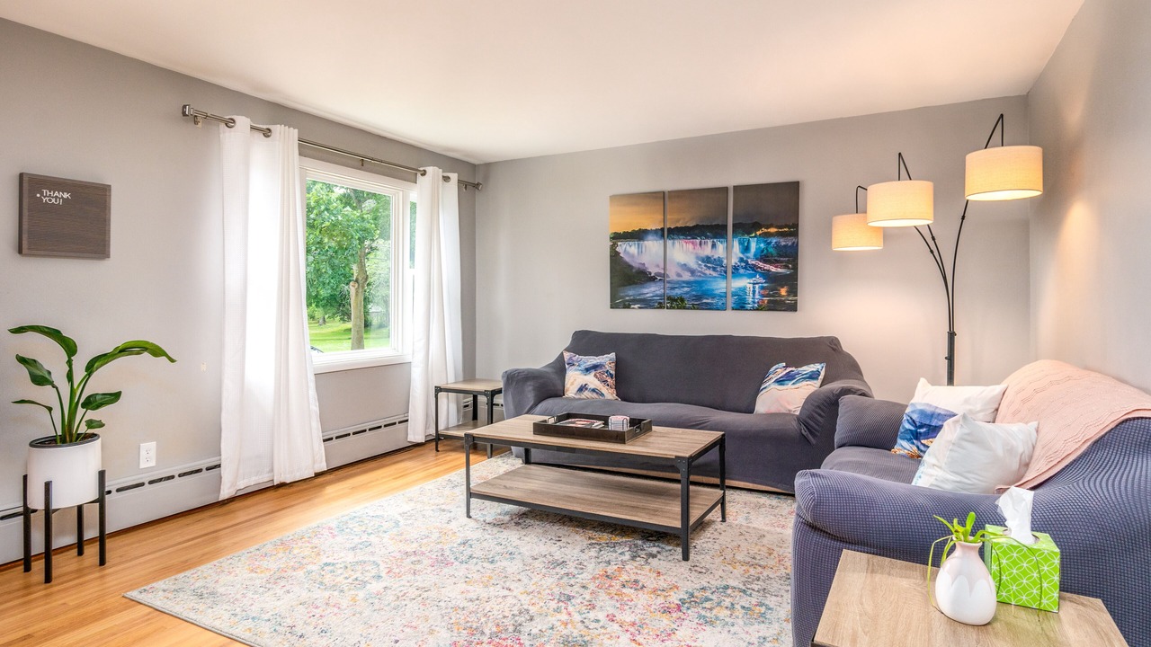 Photo of Livingroom in Niagara Falls