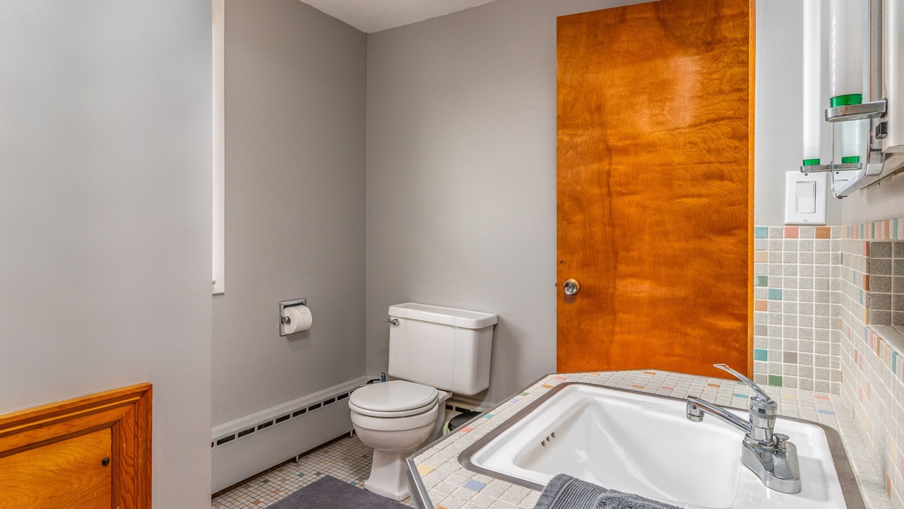 Photo of Bathroom in Niagara Falls