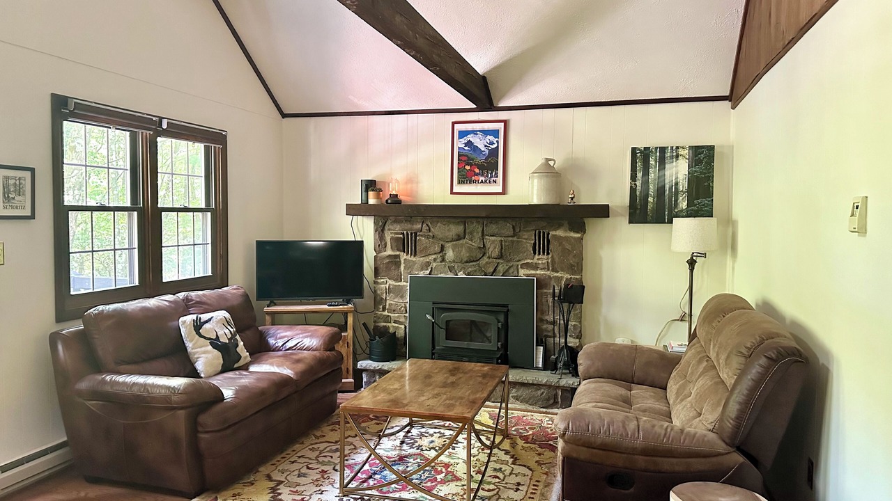 Photo of Livingroom in Lake Harmony Estates