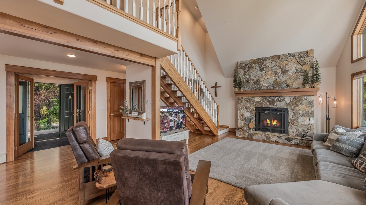 Photo of Livingroom in Sandpoint