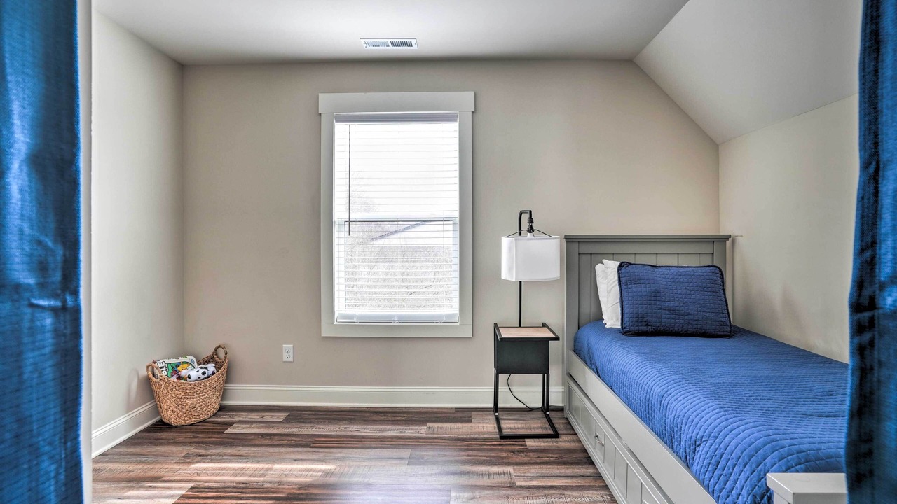 Photo of Bedroom in Lookout Valley Neighborhood Association