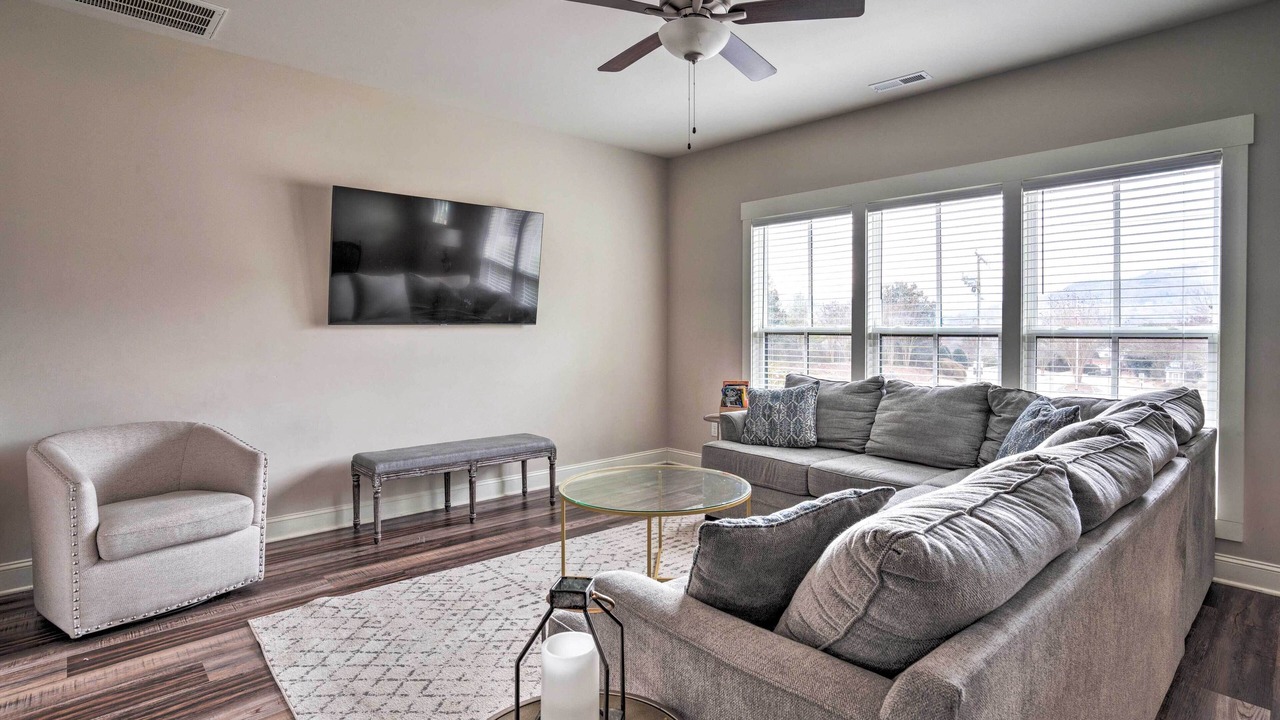 Photo of Bedroom in Lookout Valley Neighborhood Association