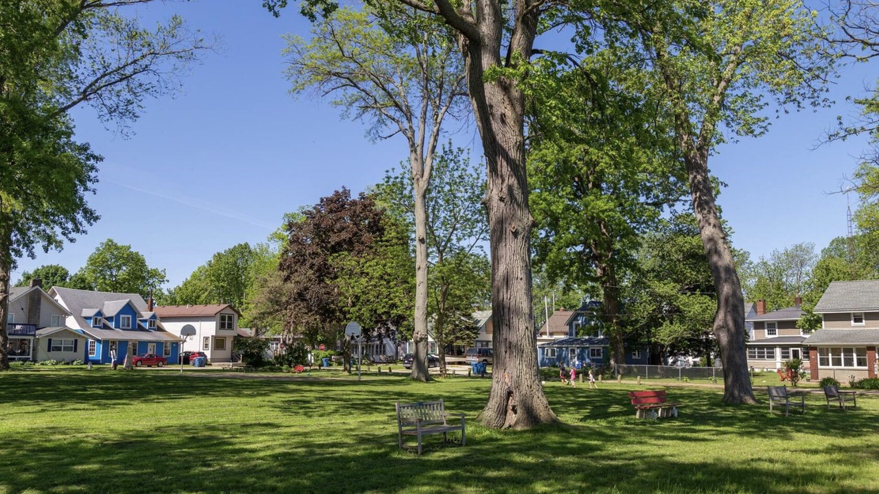 Photo of Others in Huron