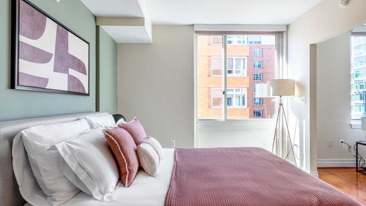Photo of Bedroom in Foggy Bottom